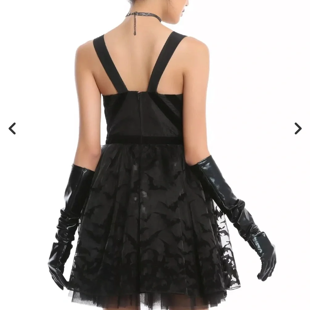DC Comics x Hot topic Batman formal dress - Picture 5 of 8
